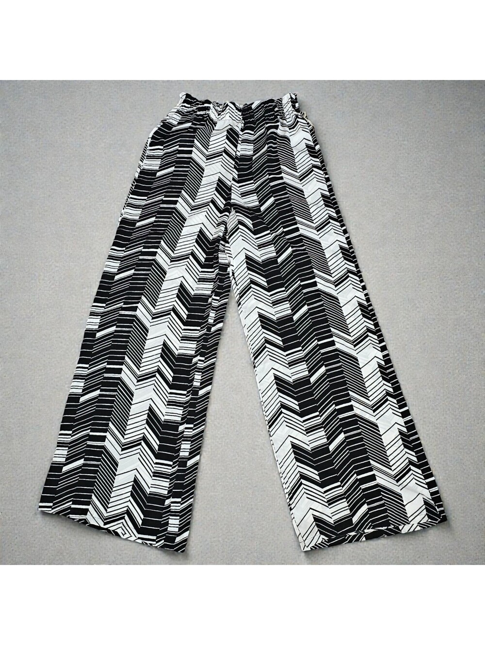Forever 21 Contemporary Wide Leg Palazzo Pants Black White Chevron Geometric M